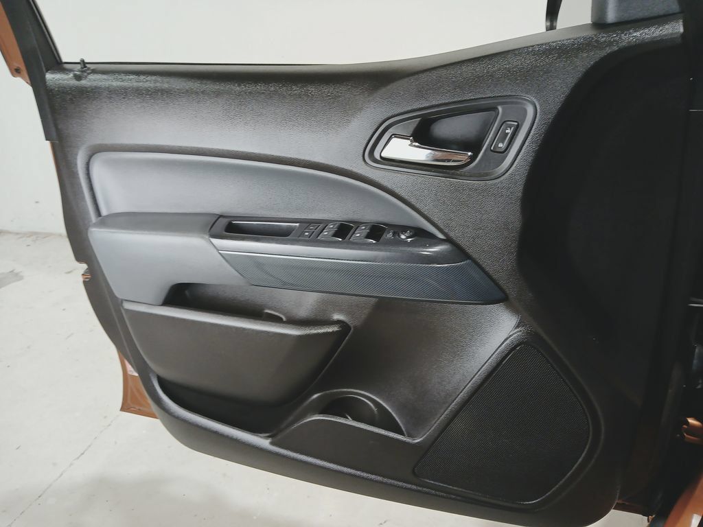 Used 2017 Chevrolet Colorado Z71 AWD/4WD image 30