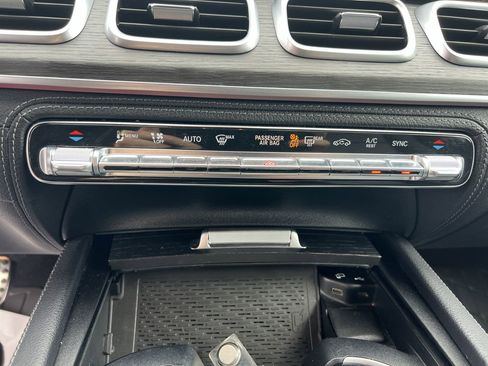 Used 2023 Mercedes-Benz GLS 450 4MATIC image 29