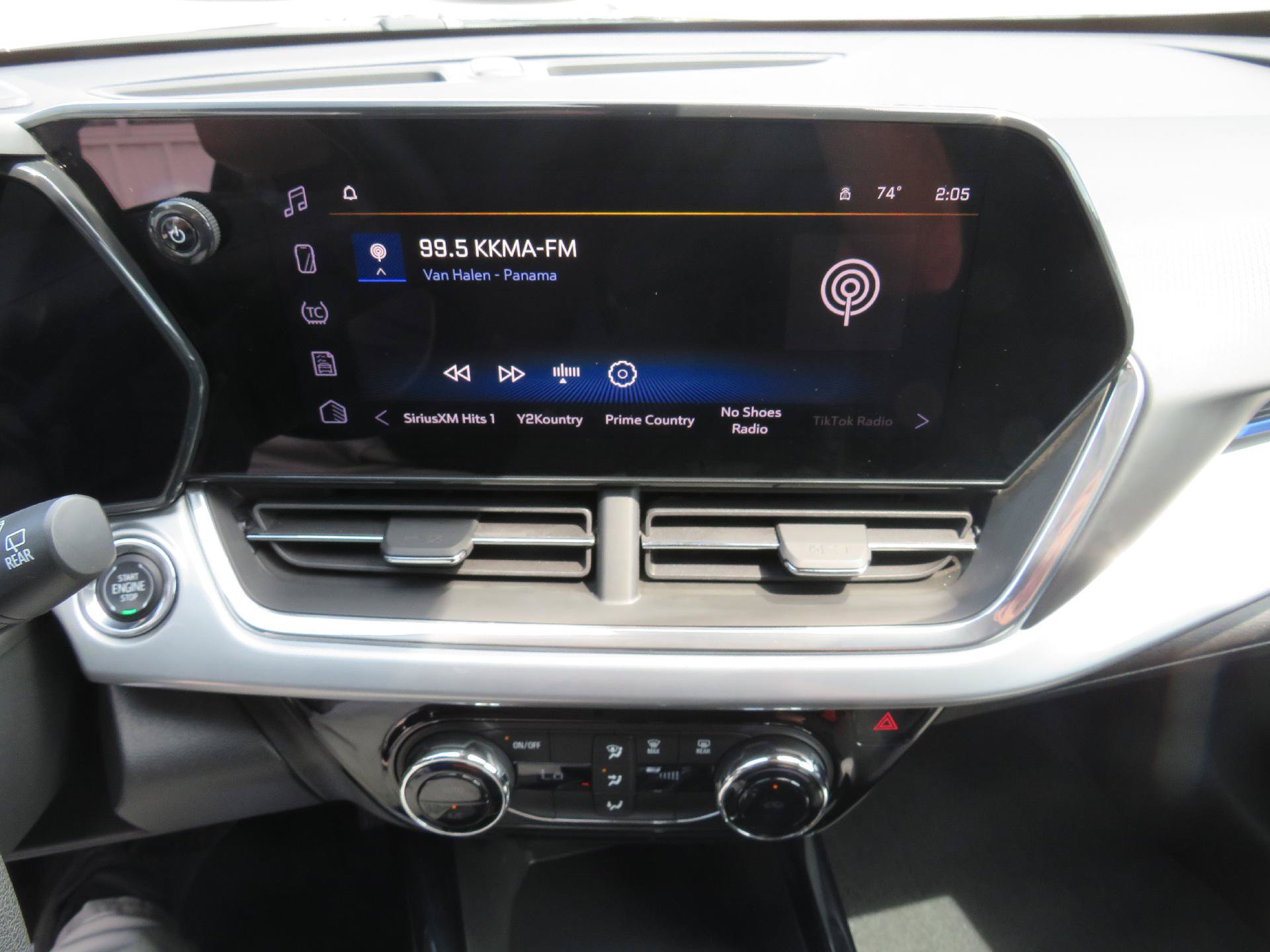 Used 2025 Chevrolet Trax LT FWD image 5