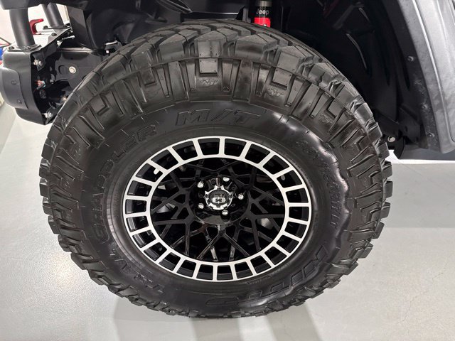 Used 2020 Jeep Gladiator Rubicon AWD/4WD image 4
