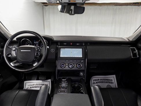 Used 2019 Land Rover Discovery SE image 13