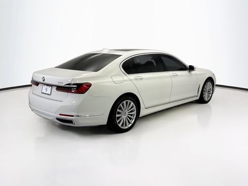 Used 2020 BMW 740i w/ Premium Package RWD image 5