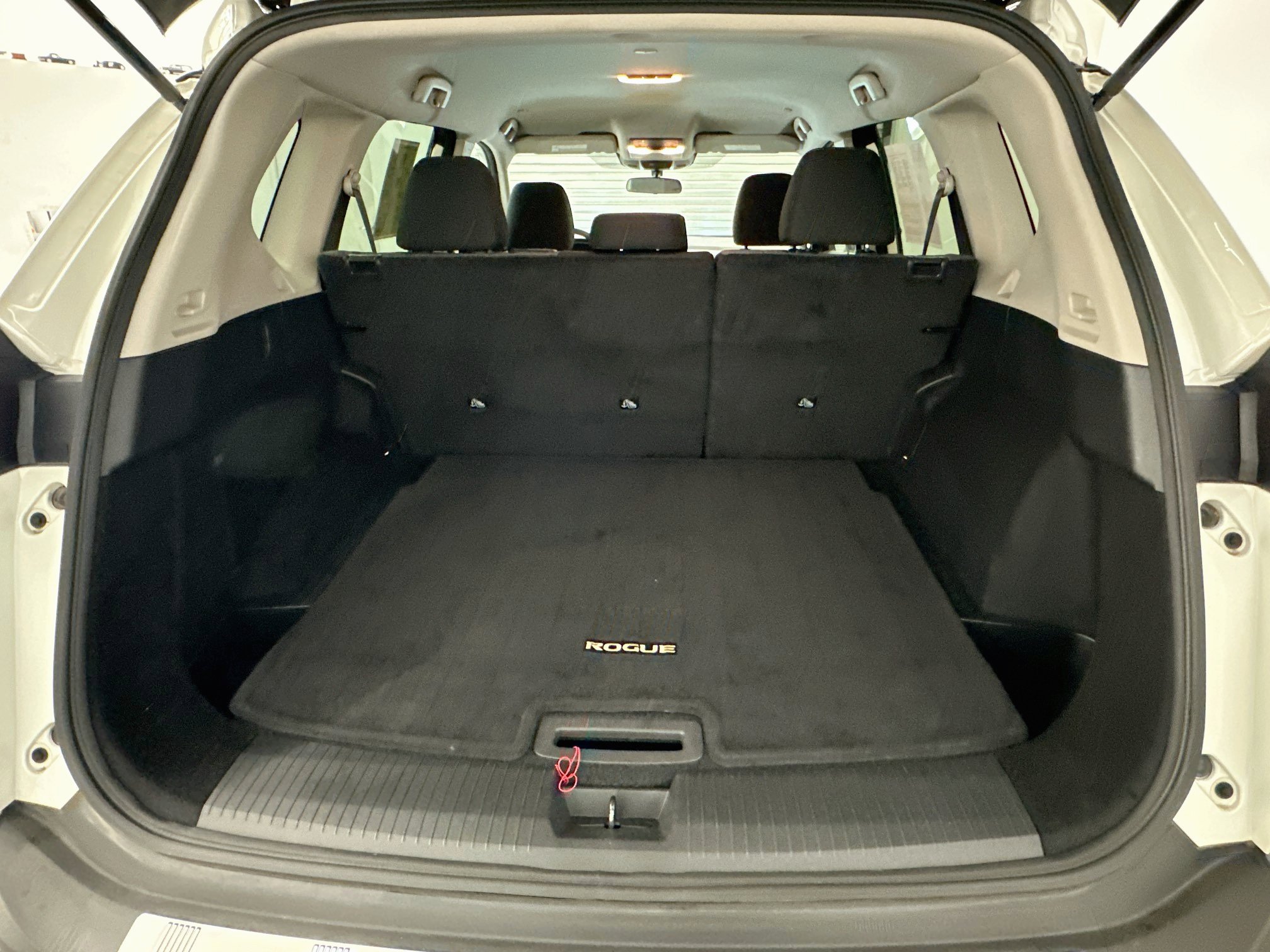 Used 2023 Nissan Rogue SV AWD/4WD image 29