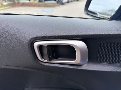 Used 2025 Hyundai Venue SE image 15