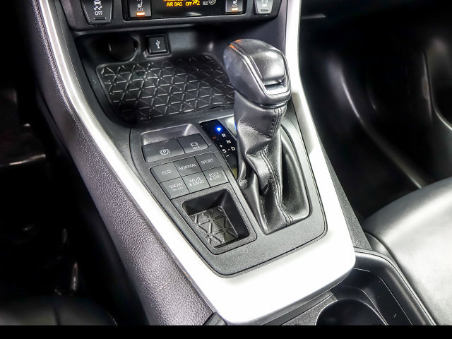 Used 2021 Toyota RAV4 XLE Premium AWD/4WD image 19