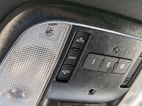 Used 2018 Jeep Grand Cherokee Altitude AWD/4WD image 18