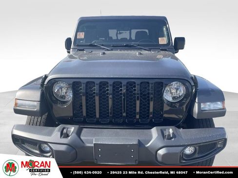 Used 2022 Jeep Gladiator Sport AWD/4WD image 6