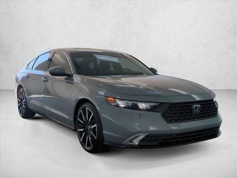 Used 2025 Honda Accord Touring image 3
