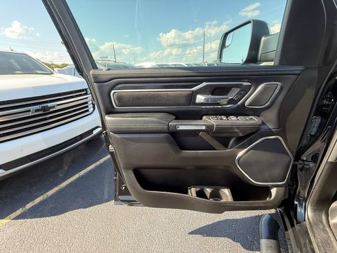 Used 2024 RAM 1500 Laramie AWD/4WD image 11