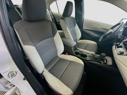 Used 2024 Toyota Corolla LE FWD image 32