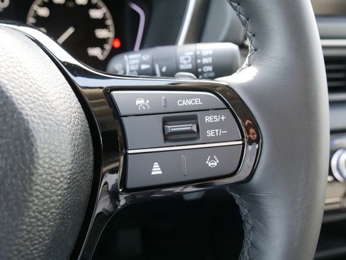 New 2025 Honda Pilot Touring image 24