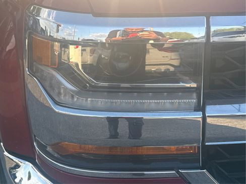 Used 2018 Chevrolet Silverado 1500 LT w/ Texas Edition image 9