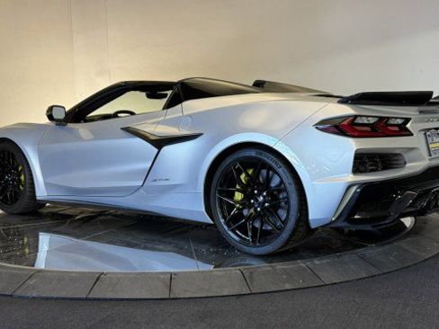 Used 2023 Chevrolet Corvette Z06 w/ Stealth Interior Trim Package image 23