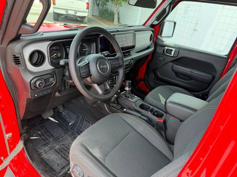 Used 2025 Jeep Wrangler Unlimited Sport S 4xe image 2
