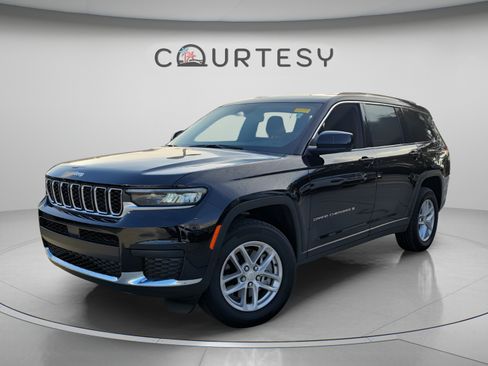 Used 2025 Jeep Grand Cherokee L Laredo RWD image 1