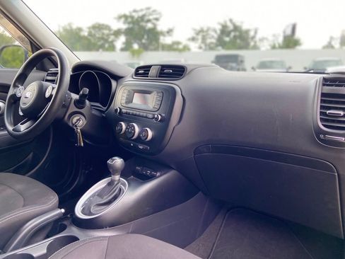 Used 2015 Kia Soul FWD image 17