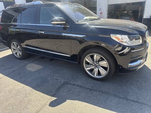 Used 2018 Lincoln Navigator Reserve w/ Technology Package AWD/4WD image 14