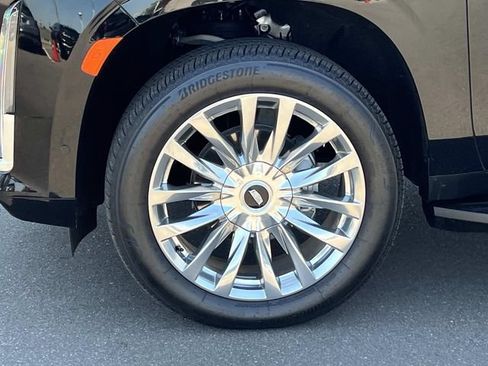 Certified 2024 Cadillac Escalade Premium Luxury AWD/4WD image 8