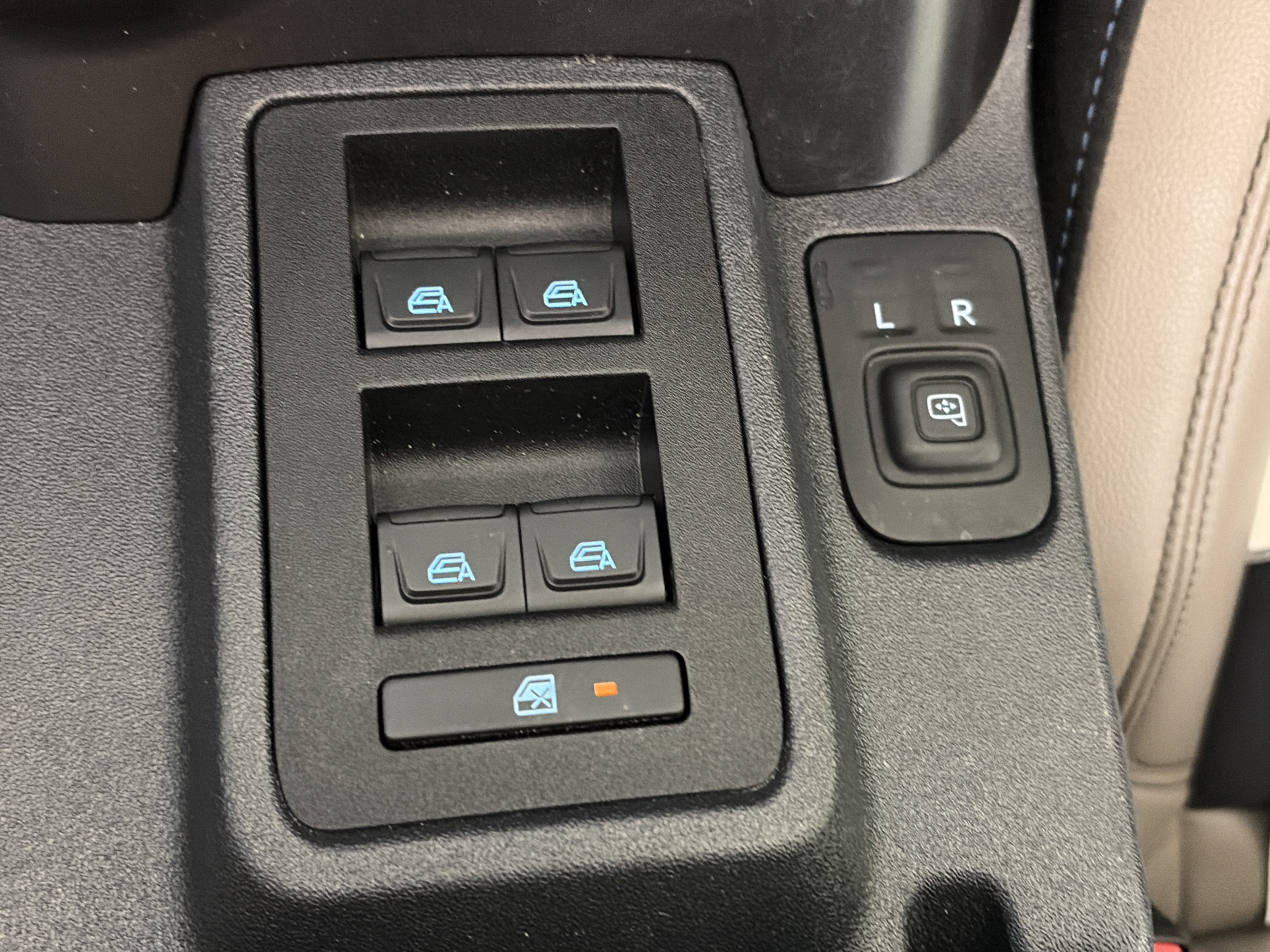 Used 2024 Ford Bronco Wildtrak AWD/4WD image 29
