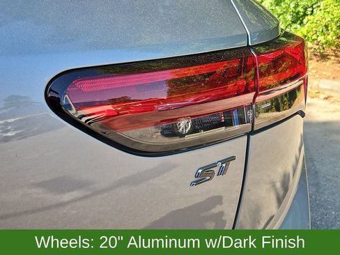 Used 2023 Buick Envision Essence w/ Sport Touring Package AWD/4WD image 33