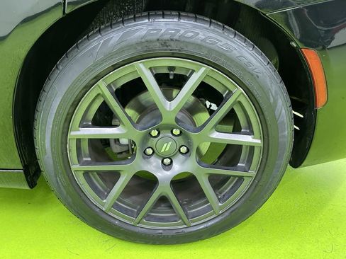 Used 2018 Dodge Charger R/T w/ Navigation & Travel Group image 16