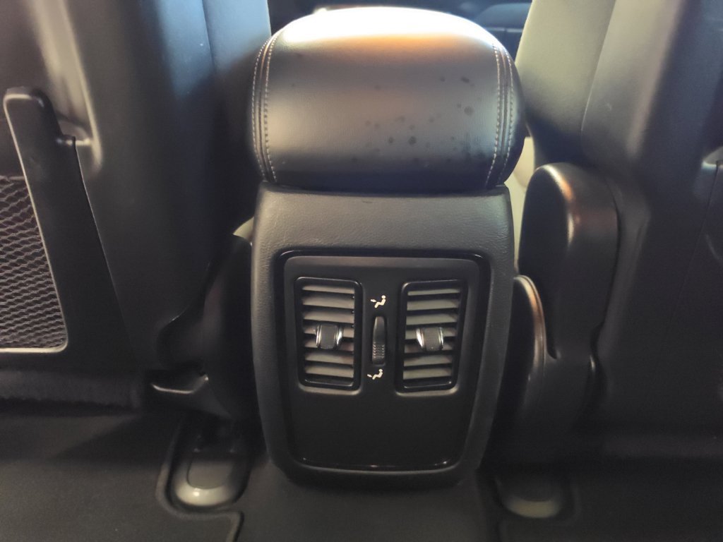 Used 2024 Dodge Durango SXT w/ 3rd Row Seating Group RWD image 36