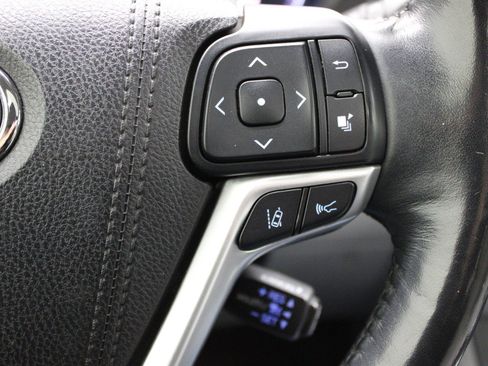 Used 2017 Toyota Highlander Limited Platinum image 25