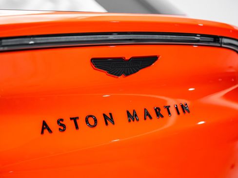 Used 2025 Aston Martin DBX 707 image 8