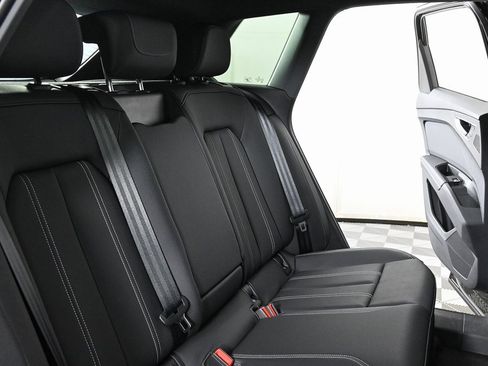 New 2025 Audi Q4 e-tron Prestige image 21