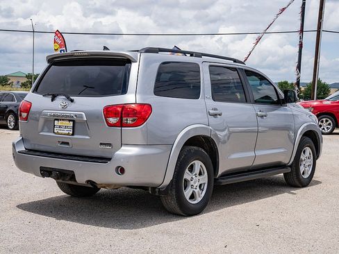 Used 2017 Toyota Sequoia SR5 w/ Premium Package RWD image 5