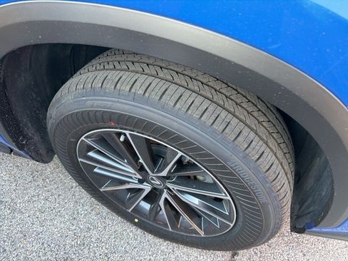 Used 2025 Lexus NX 250 FWD w/ Towing Package (2000 Lbs) image 13