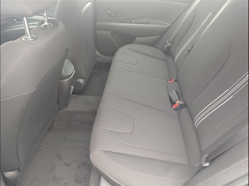 Used 2026 Hyundai Elantra Sport FWD image 11