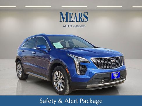 Used 2022 Cadillac XT4 Premium Luxury w/ Safety Alert Package image 8
