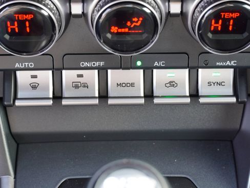 Certified 2025 Toyota GR86 Base w/ ALL Weather Mat Package (TMS) image 27