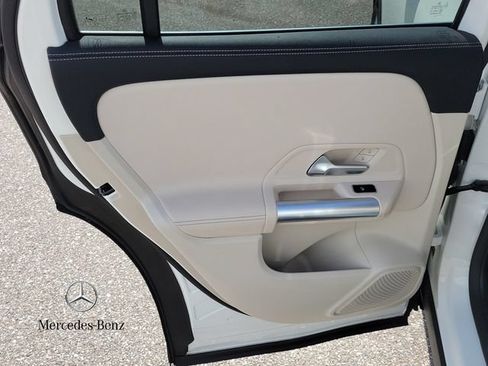 Used 2023 Mercedes-Benz GLA 250 w/ Premium Package image 9