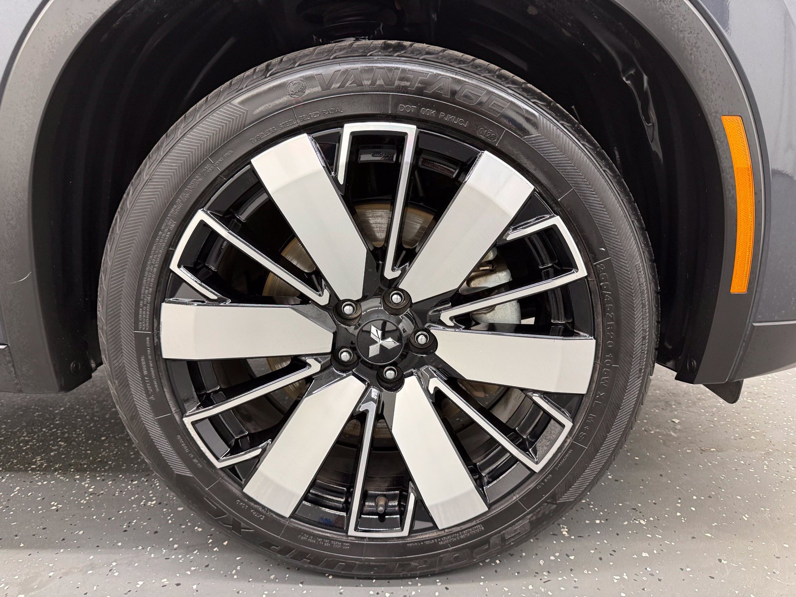 Used 2025 Mitsubishi Outlander SE AWD/4WD image 21
