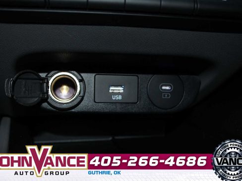 Used 2025 Hyundai Elantra SEL image 34