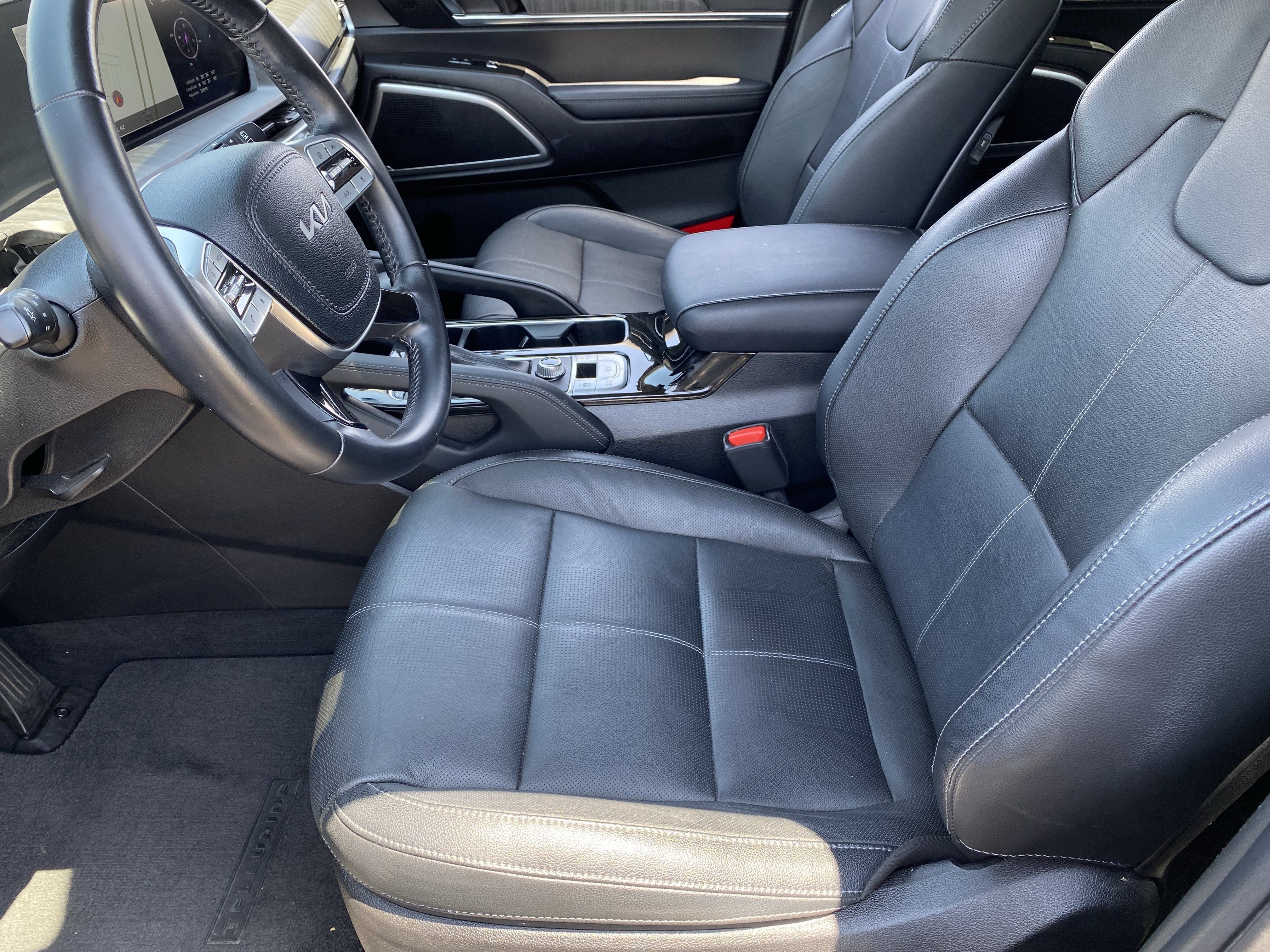 Used 2023 Kia Telluride EX w/ EX Captain's Chair Package FWD image 19