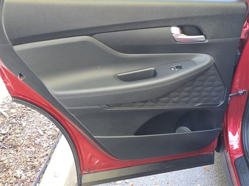 Used 2019 Hyundai Santa Fe SE image 32