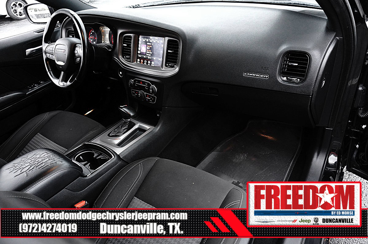 Used 2023 Dodge Charger SXT w/ Blacktop Package RWD image 12