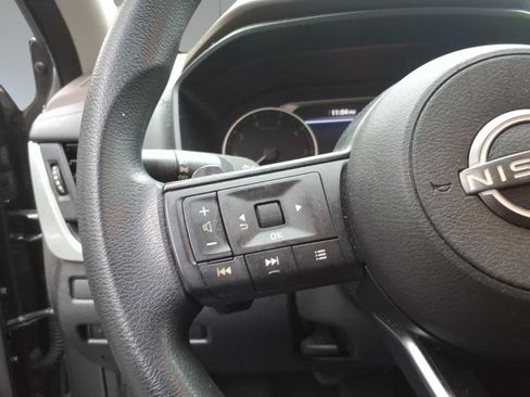 Used 2023 Nissan Rogue S AWD/4WD image 11