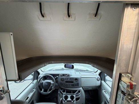 Used 2023 Ford E-450 and Econoline 450 Super Duty w/ Power Windows & Locks Group image 32