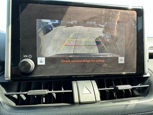 Used 2024 Toyota RAV4 LE AWD/4WD image 8