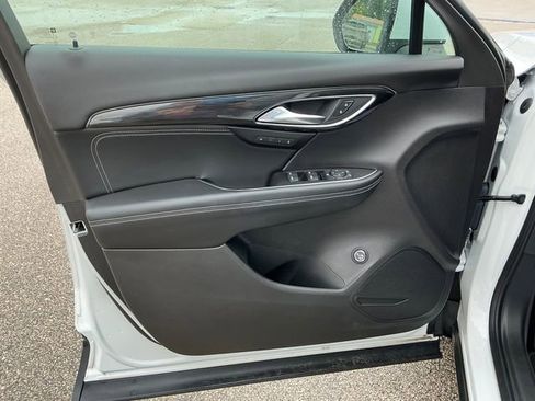 Used 2023 Buick Envision Essence image 6