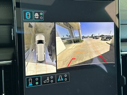 New 2026 GMC Yukon XL Denali w/ Sun & Power Step Package AWD/4WD image 21