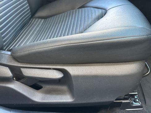 Used 2022 Toyota Camry SE FWD image 23