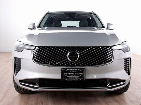 Certified 2025 Volvo XC90 B6 Plus image 2