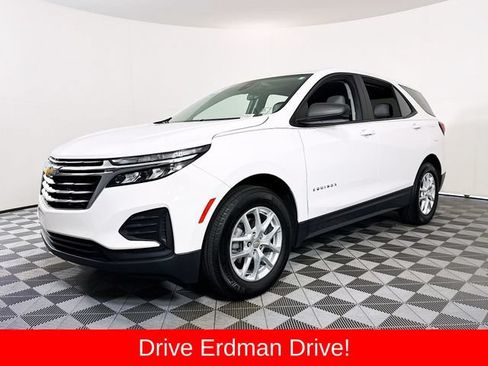 Used 2024 Chevrolet Equinox LS w/ LS Convenience Package FWD image 3