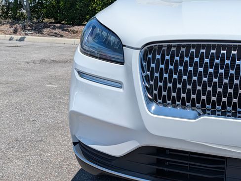 Used 2021 Lincoln Corsair FWD w/ Convenience Package image 9