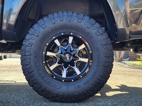 Used 2017 Toyota Tacoma SR5 w/ Tow Package image 14